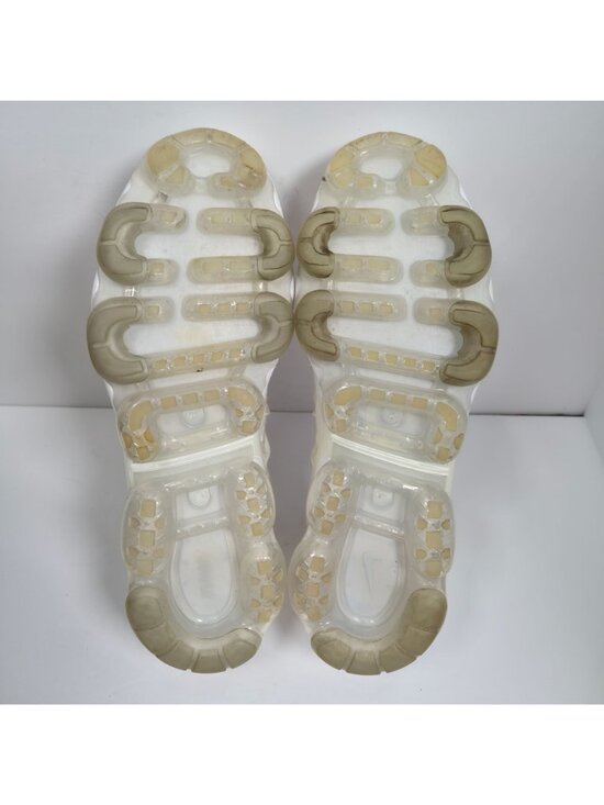 Athletic_Shoes